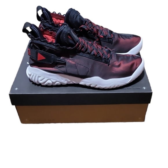 "Jordan" Proto-React University Red size 14 *Brand new in the box* - Picture 1 of 6